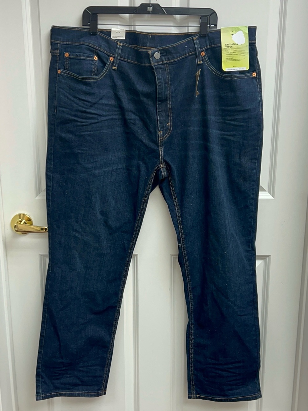 Levi’s Men’s 541 Series Athletic Fit Tapered Dark Wash Jeans Size 46